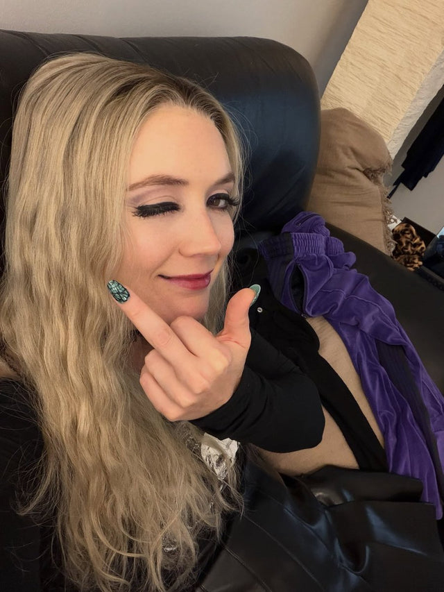 Billie Lourd Winter BTS