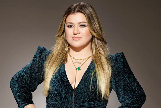 Kelly Clarkson in a portrait accompanying her September 2026 dating-life interview