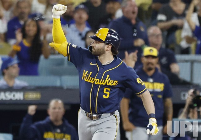 Garrett Mitchell rounds the bases after his go-ahead home run in Brewers-Dodgers NLCS Game 4