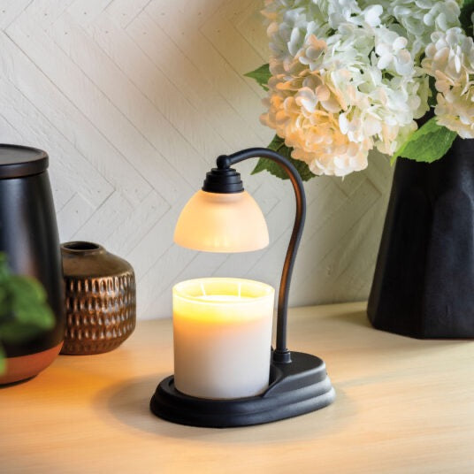 Candle Warmers Etc. Aurora Candle Warmer Lamp Guide (2026): Features, Fit and Safety
